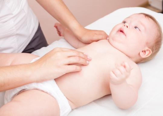 Séance ostéopathie bébé Séance ostéopathie bébé
